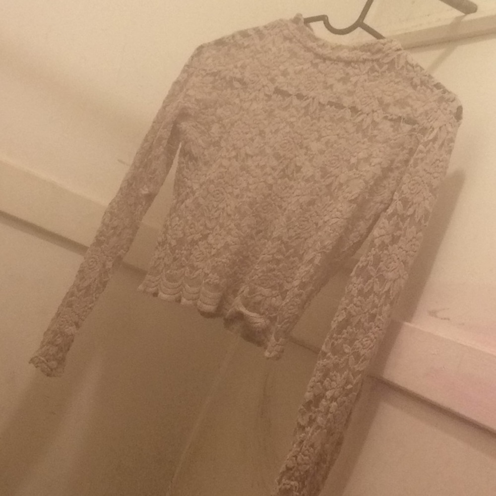 Ambiannce nude crop top